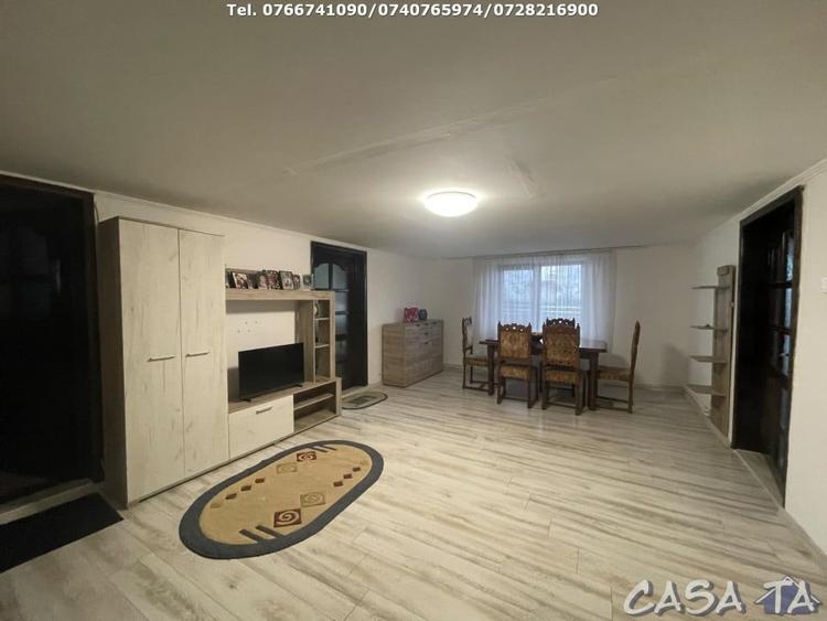 Casă individuală cu 6 camere cu Canalizare în Central