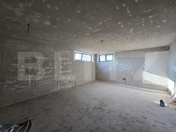 Duplex cu 5 camere cu Canalizare în Dâmbul Rotund