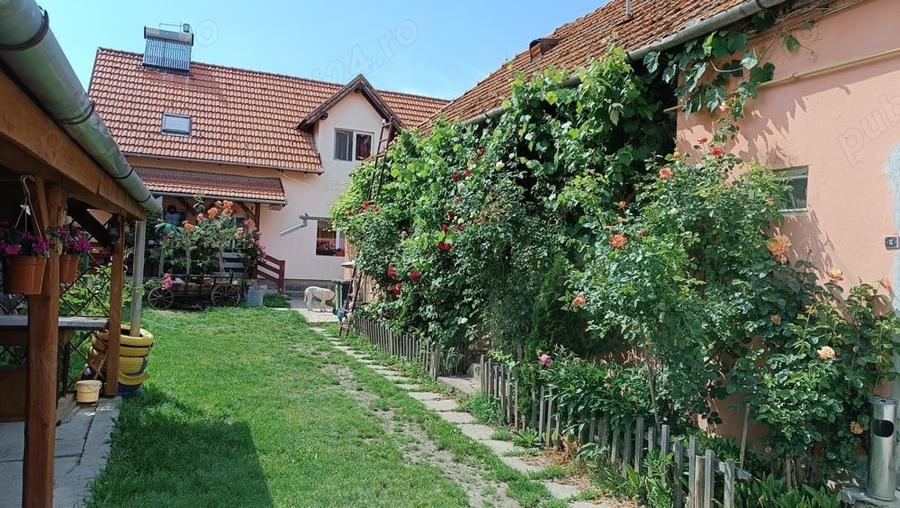 Casă cu 6 camere cu Teren 750 Mp în Simeria