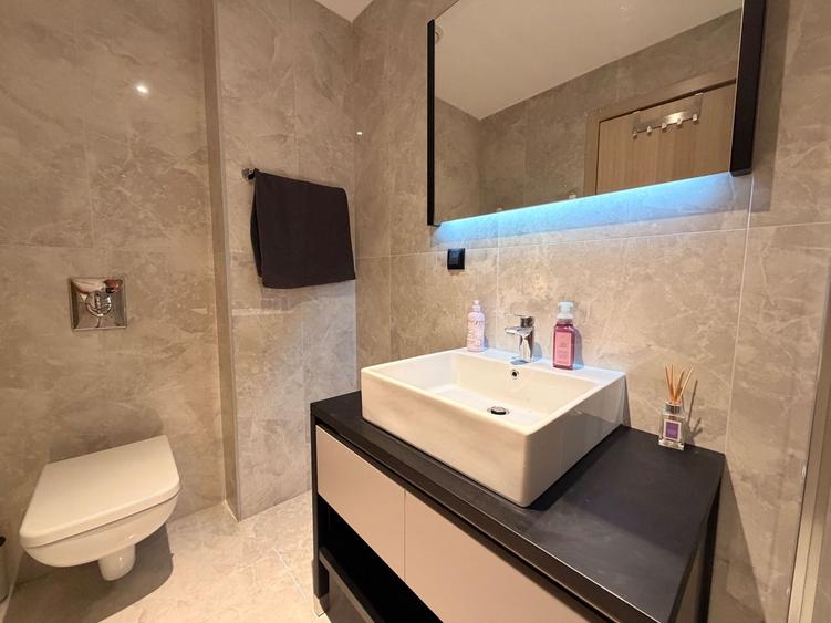 Apartament cu 3 camere, mobilat în Decebal
