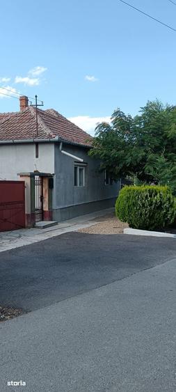 Casă cu 2 camere decomandat cu Teren 2324 Mp în Diosig