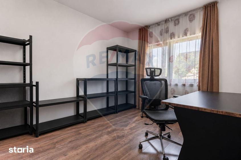 Casă cu 5 camere cu Teren 530 Mp în Holboca