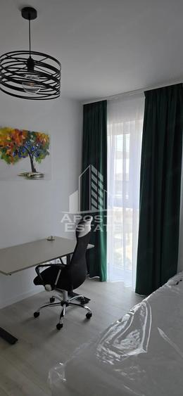 Apartament cu 3 camere semidecomandat în Lipovei