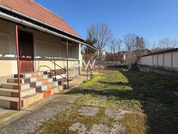 Casă individuală cu 3 camere cu Canalizare în Săcel