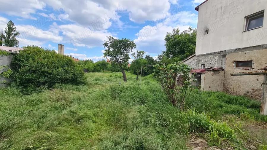 Casă cu 2 camere cu Teren 884 Mp în Pârneava