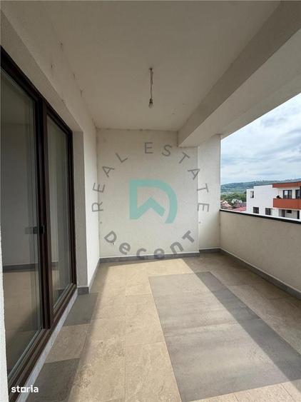 Apartament cu 4 camere decomandat în Central