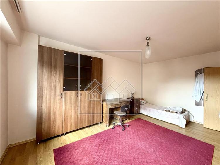 Apartament cu 2 camere, decomandat, etaj 1 - Promenada Mall - 1