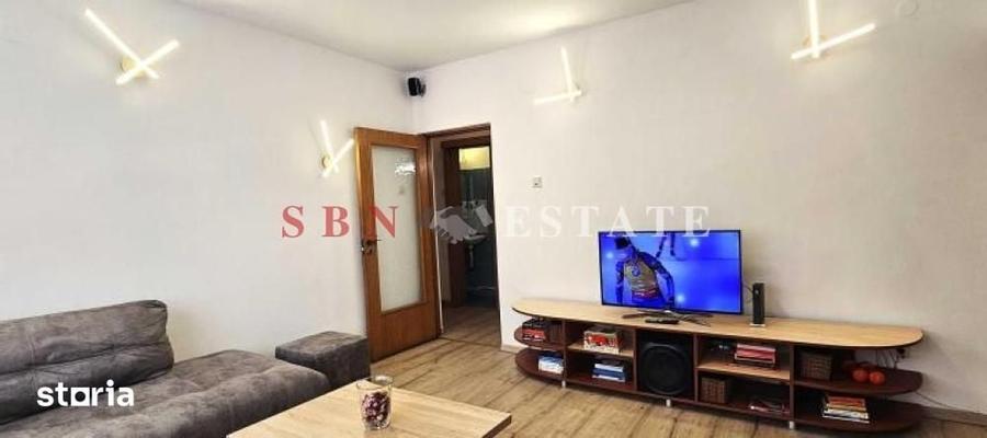 Apartament cu 3 camere semidecomandat în Grivița