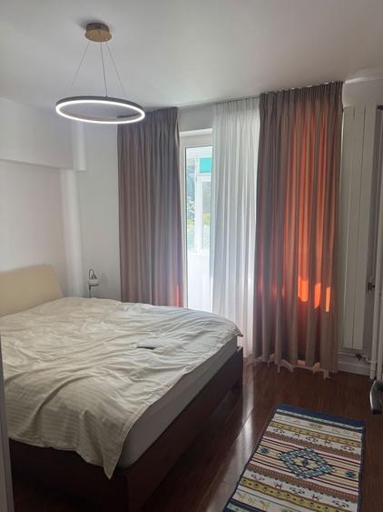 Apartament cu 3 camere decomandat, mobilat în Tei
