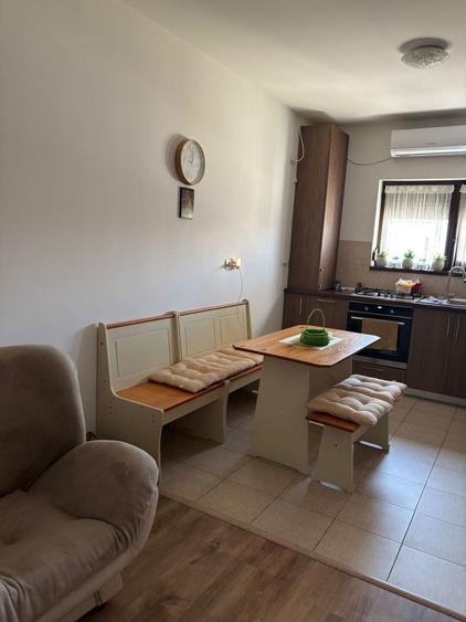Apartament cu 3 camere decomandat, mobilat în Moșnița Nouă