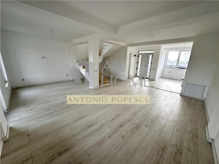 Duplex cu 4 camere cu Canalizare în Păuleștii Noi