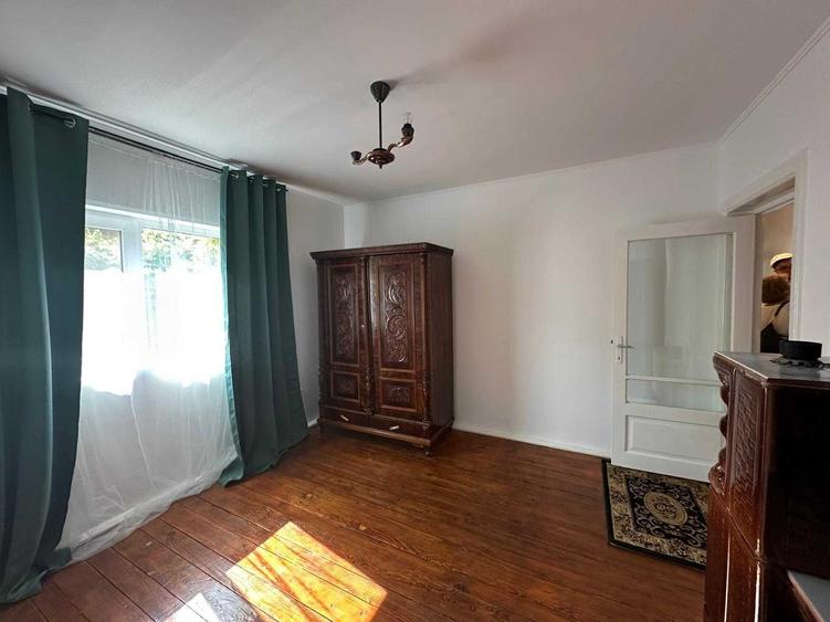 Casă cu 4 camere cu Teren 700 Mp în Exterior Vest
