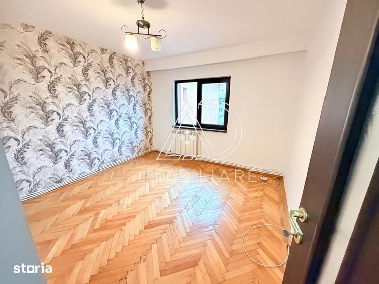 Apartament cu 3 camere decomandat în Central