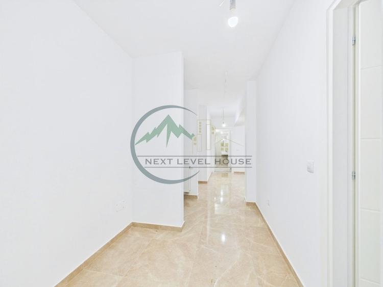 Apartament cu 3 camere decomandat în Tractorul