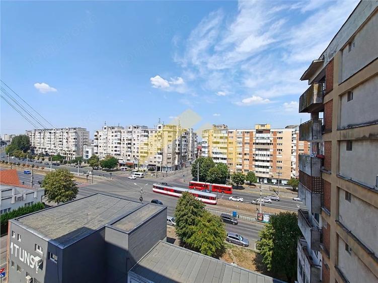 Apartament cu 3 camere decomandat în Aurel Vlaicu