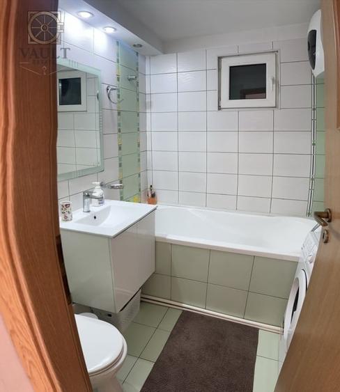 Apartament cu 4 camere semidecomandat, mobilat în Berceni