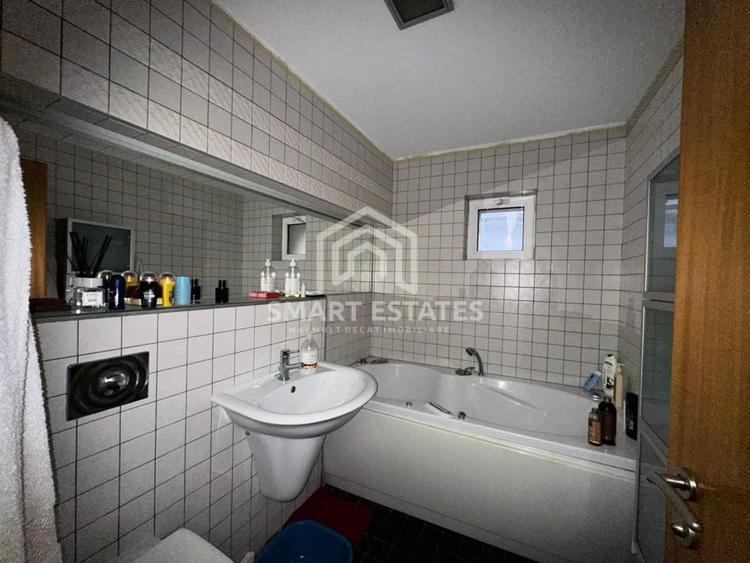 Apartament cu 3 camere semidecomandat, mobilat în Vitan