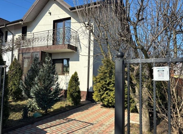 Casă cu 4 camere în Valea Adâncă