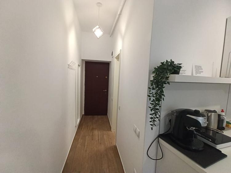 Apartament cu 2 camere semidecomandat, mobilat în Calea Victoriei