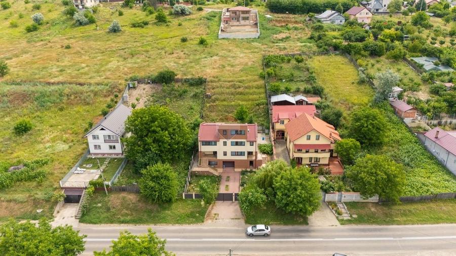 Casă individuală cu 7 camere cu Teren 1371 Mp în Nord-Est