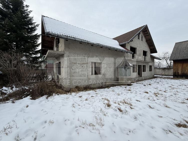 Casă individuală cu 4 camere cu Teren 1500 Mp în Vicovu de Sus