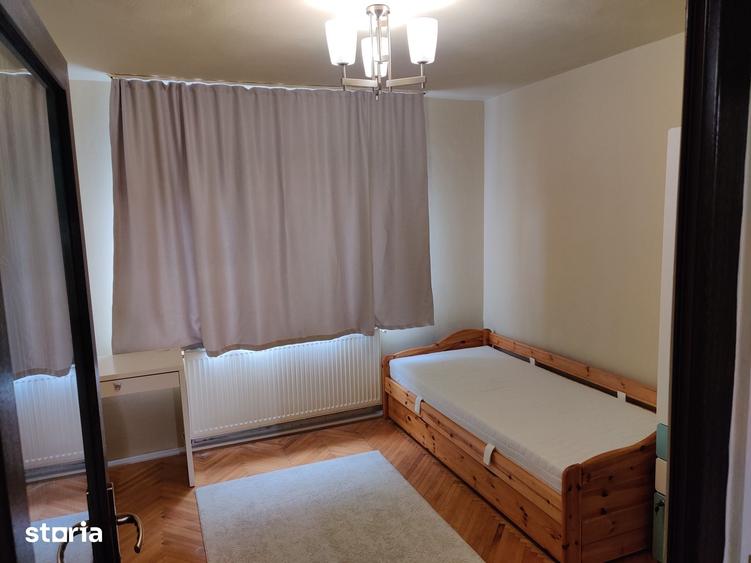 Apartament cu 3 camere decomandat în Exterior Vest