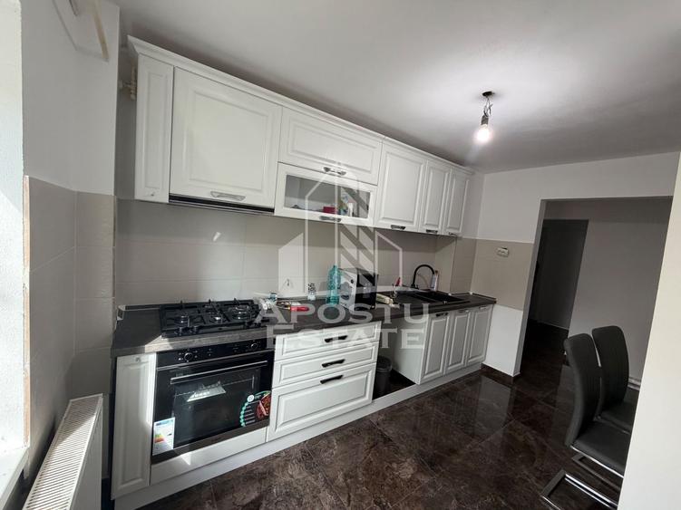Apartament cu 3 camere decomandat, mobilat în Bucovina