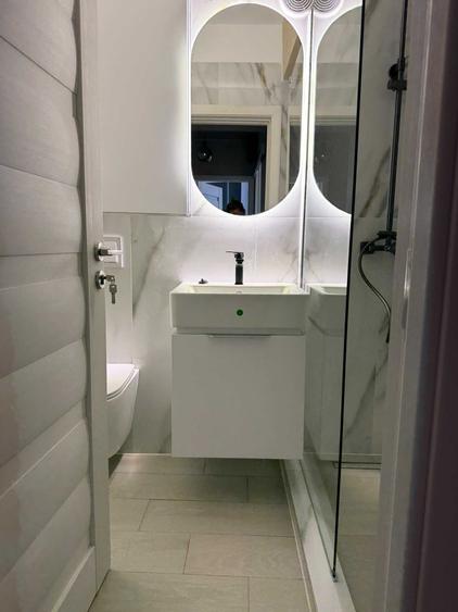 Apartament cu 2 camere decomandat în Uverturii