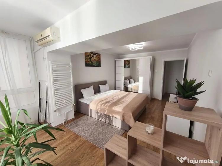 Apartament cu 3 camere decomandat în Faleză