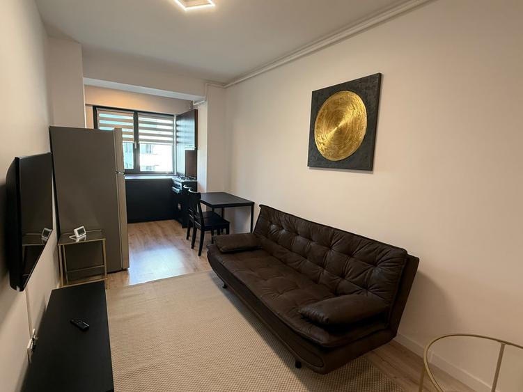 Apartament cu 2 camere semidecomandat, mobilat în Pipera