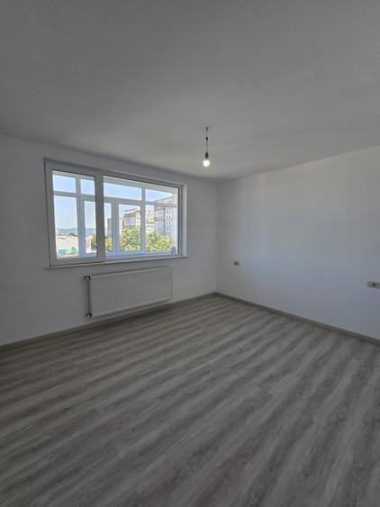 Apartament cu 2 camere decomandat în Cornișa