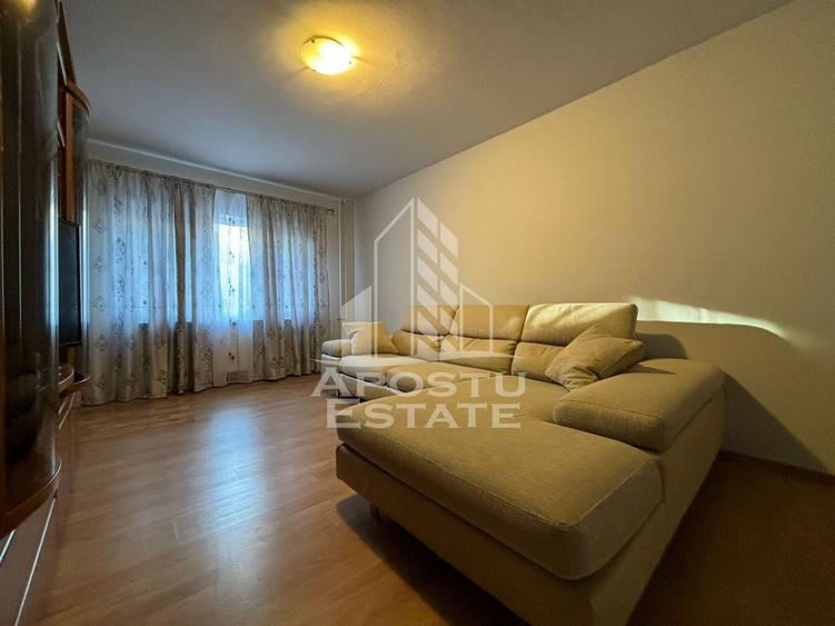 Apartament cu 3 camere decomandat, mobilat în Lipovei