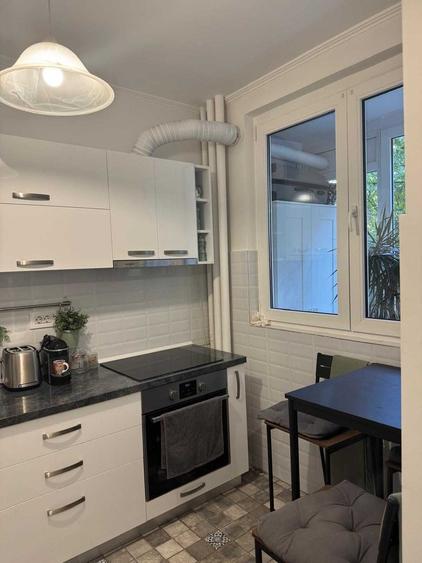 Apartament cu 2 camere semidecomandat în 1 Mai