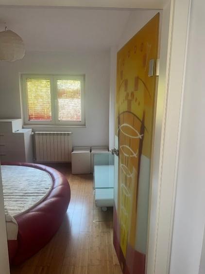 Apartament cu 2 camere semidecomandat, mobilat în Tineretului