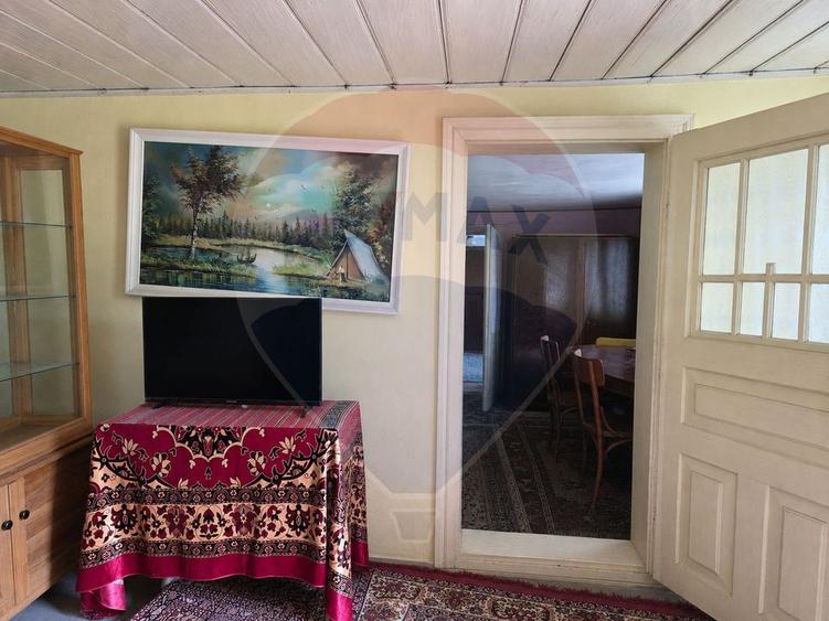 Casă individuală cu 4 camere cu Teren 3686 Mp în Buciumi