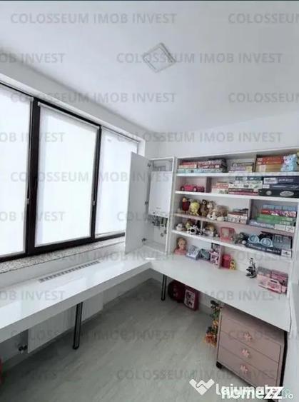 Apartament cu 3 camere decomandat în Tractorul