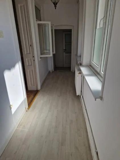 Casă cu 3 camere în Central