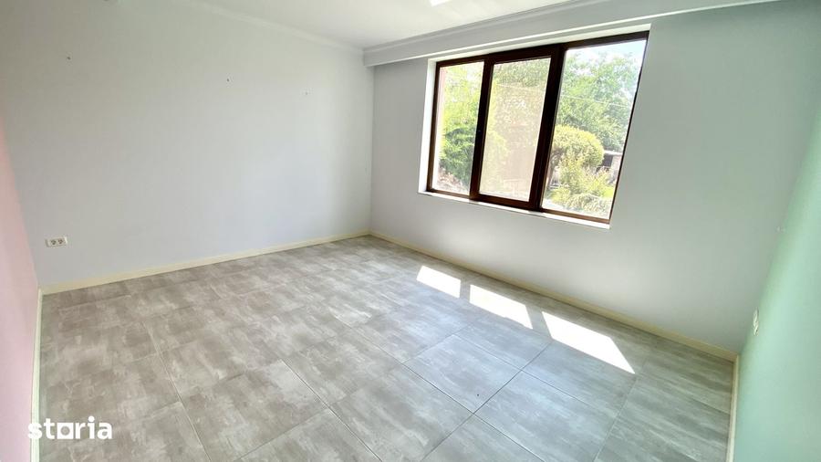 Casă cu Teren 1234 Mp în Nufărul