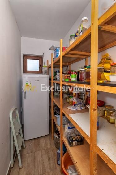 Casă individuală cu 3 camere cu Canalizare în Corbi
