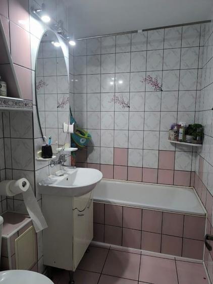 Apartament cu 3 camere decomandat, mobilat în Obcini
