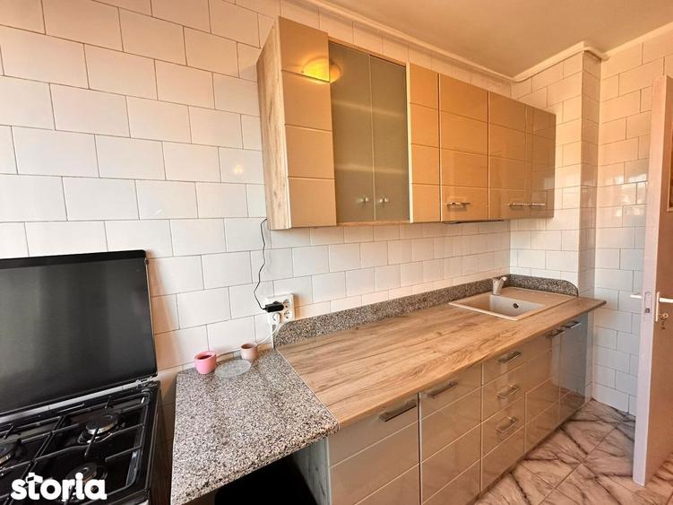 Apartament cu 2 camere decomandat în Tei