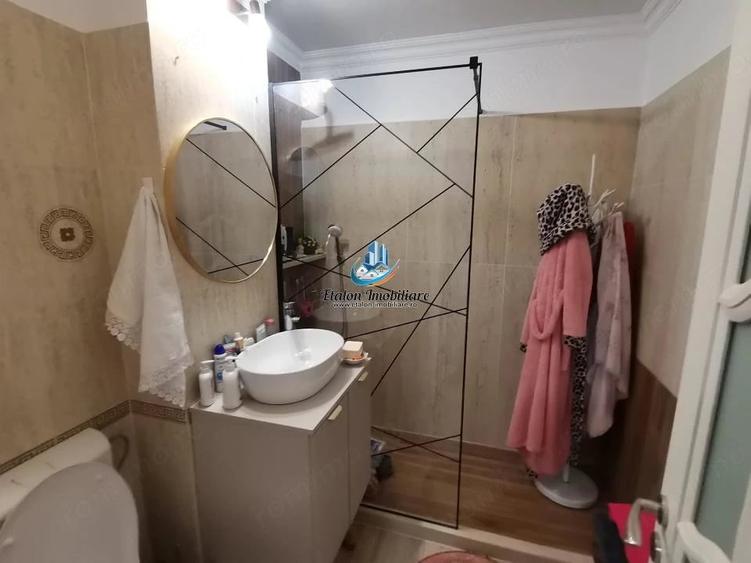Apartament cu 2 camere decomandat în Est