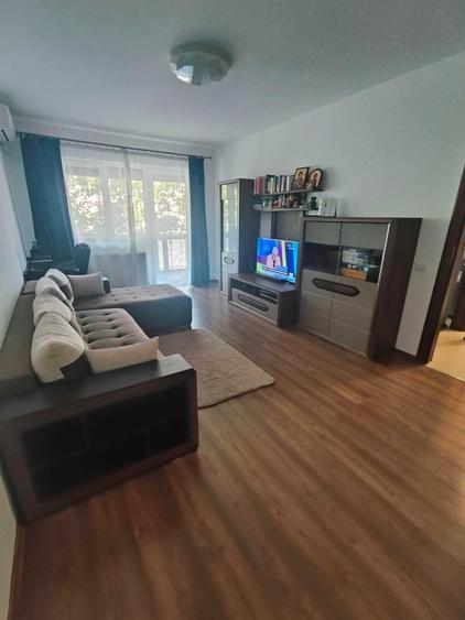 Apartament cu 2 camere decomandat în Fundeni