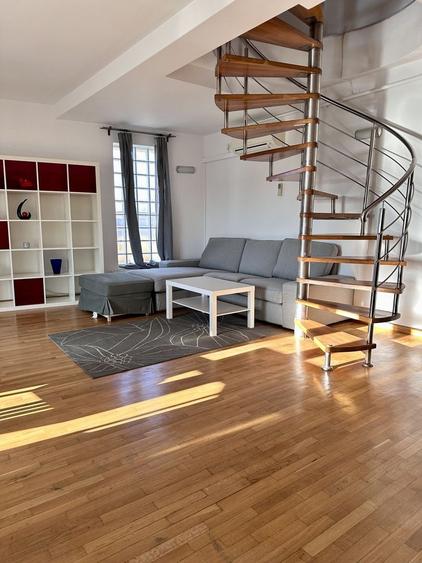Apartament cu 4 camere semidecomandat, mobilat în Decebal
