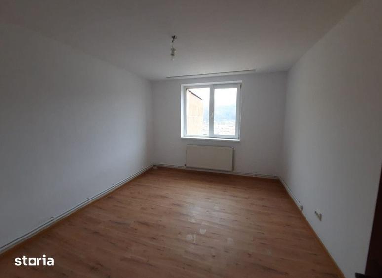 Apartament cu 3 camere în Mărăței