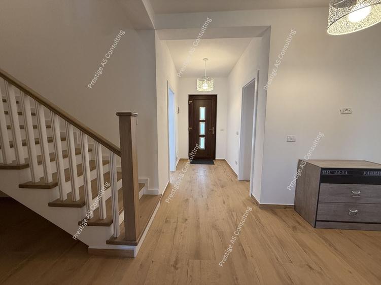 Duplex cu 5 camere cu Canalizare în Giroc