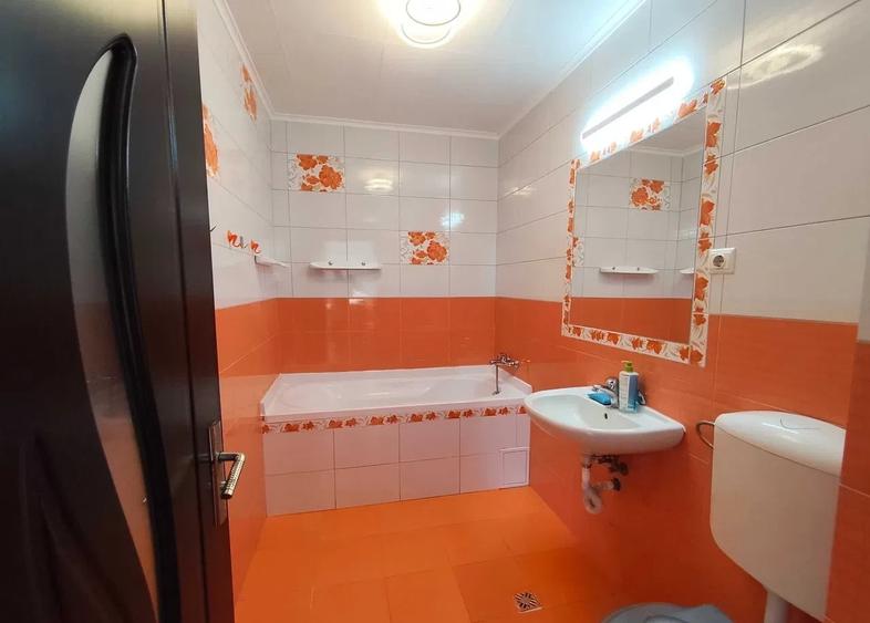 Apartament cu 4 camere decomandat, mobilat în Florești