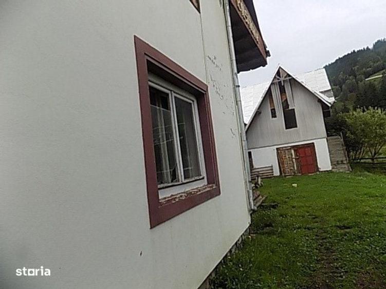 Casă cu 4 camere în Argestru