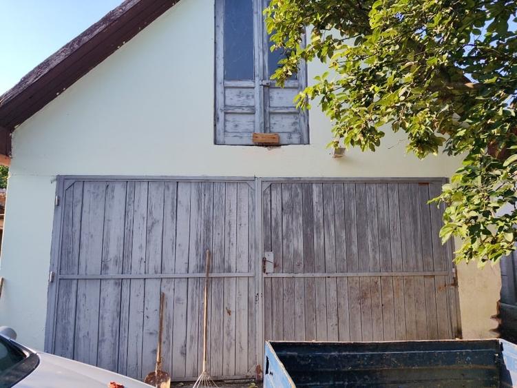 Casă individuală cu 5 camere cu Canalizare în Careiului