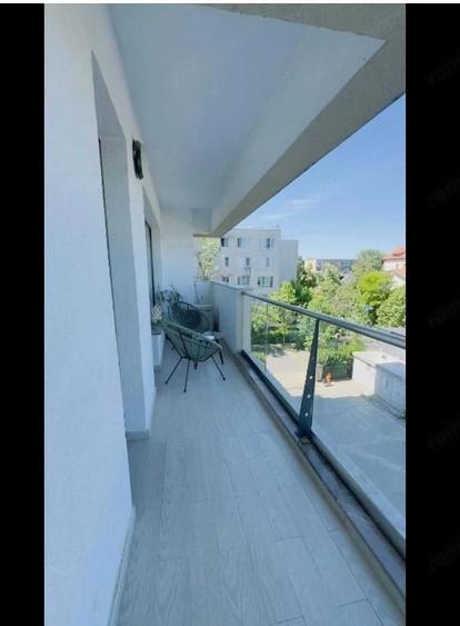 2 Camere parcare metrou Petrache Poenaru vedere Lacul Morii - 4